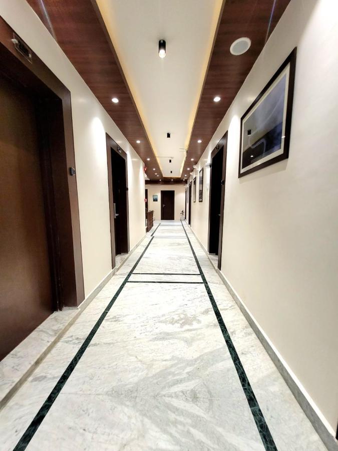 Hotel Royal Plaza Srīnagar Kültér fotó