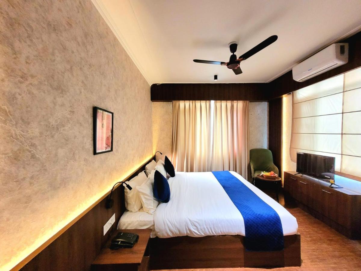Hotel Royal Plaza Srīnagar Kültér fotó