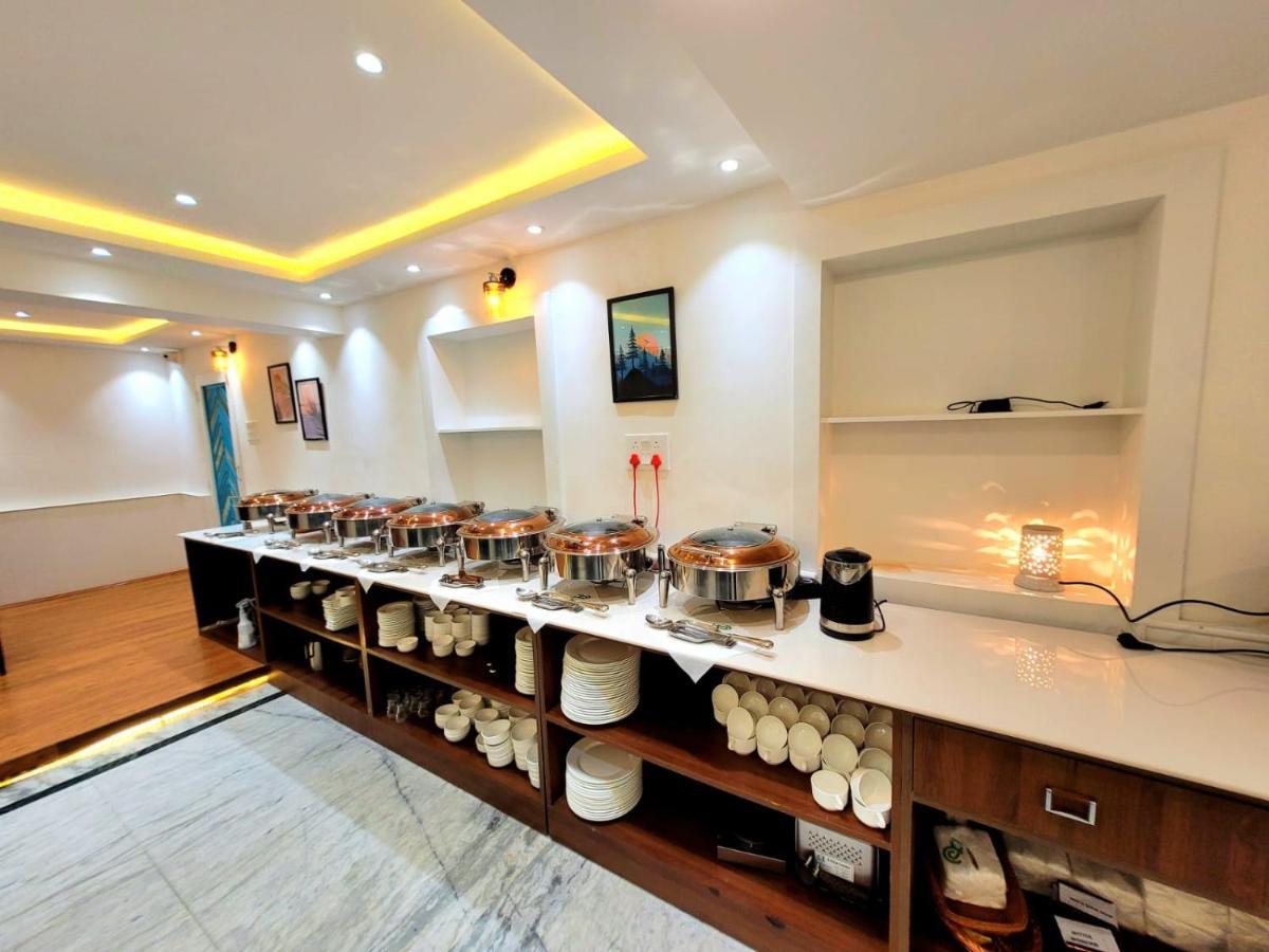 Hotel Royal Plaza Srīnagar Kültér fotó