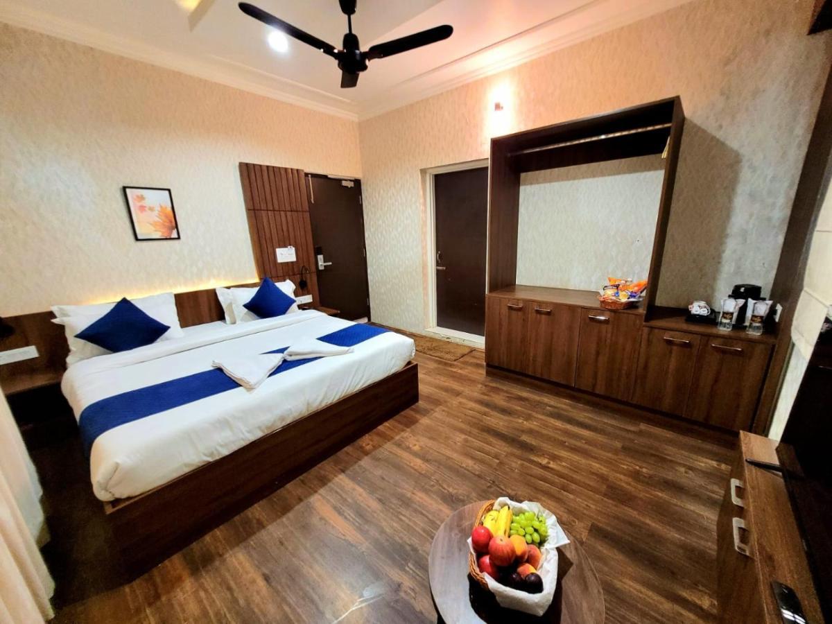 Hotel Royal Plaza Srīnagar Kültér fotó