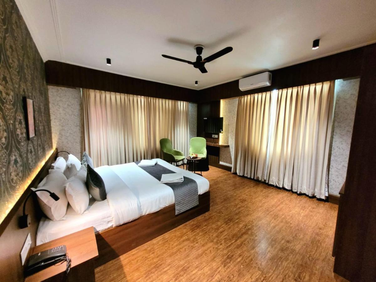 Hotel Royal Plaza Srīnagar Kültér fotó